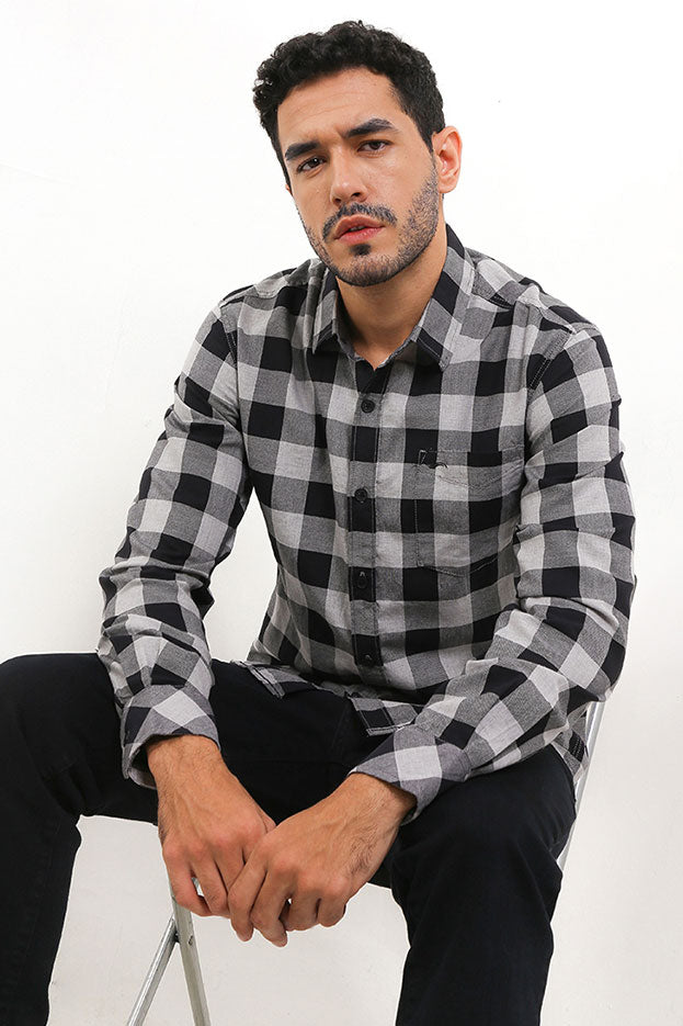 Cardinal Kemeja Lengan Panjang Slim Fit Pria C2798J01A
