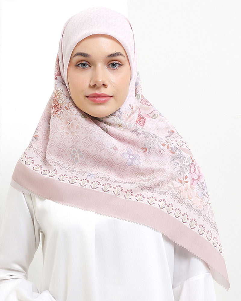 Cardinal Kerudung Segi Empat Wanita D0019X12C