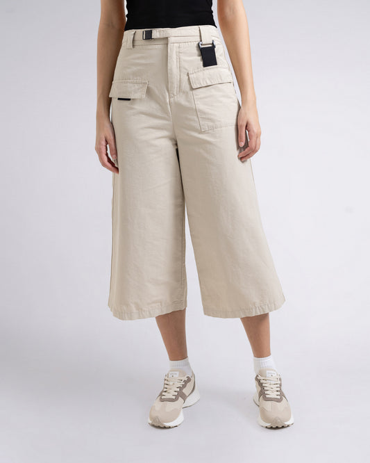 Cardinal Celana Kulot Pendek Slim Fit Wanita G0207F04F