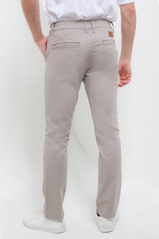 Cardinal Celana Panjang Chinos Straight Slim Pria C0122BK05A