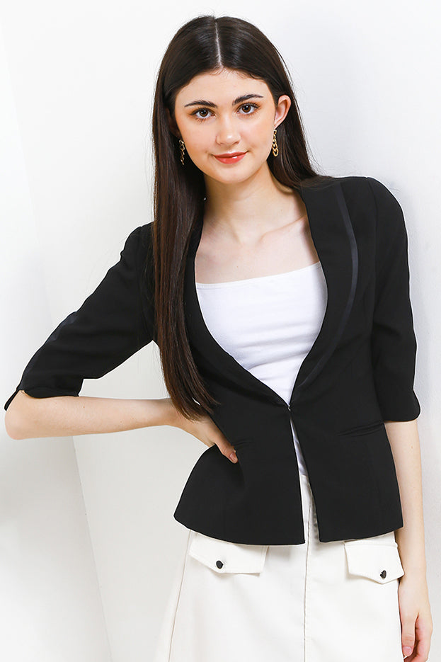 Blazer Slim Fit Wanita Cardinal D0161D01B