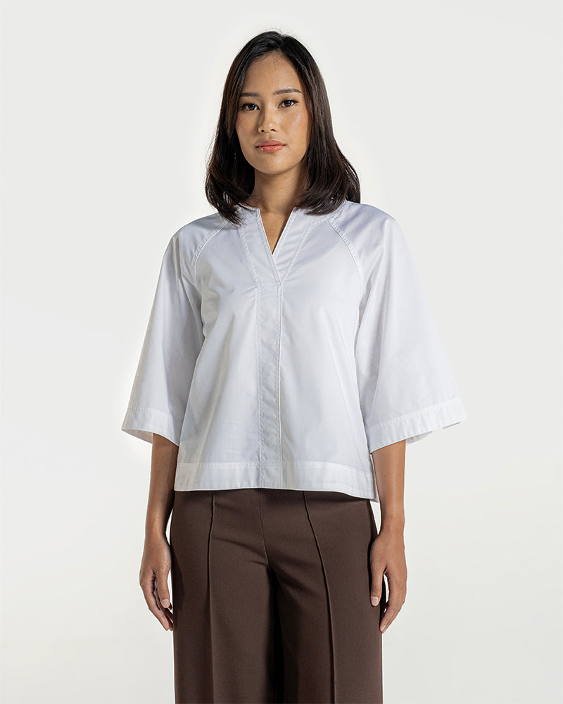 Skipper Collar Blouse