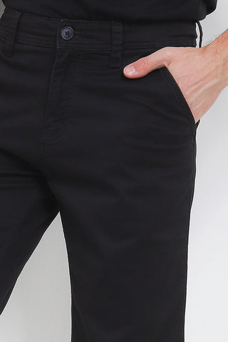 Cardinal Celana Pendek Bermuda Slim Fit Pria E0580BK01A
