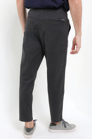 Cardinal Celana Panjang Chinos Tapered Pria E0001BK04A