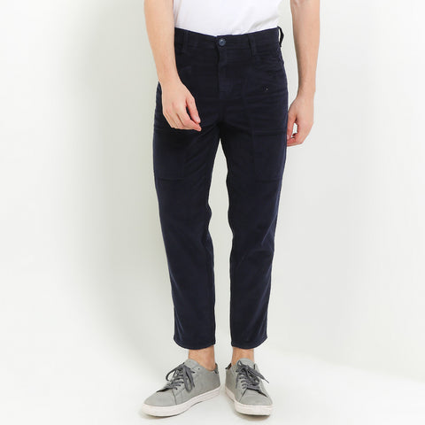 Cardinal Celana Panjang Chinos Tapered Alter Pria EL002BK02H