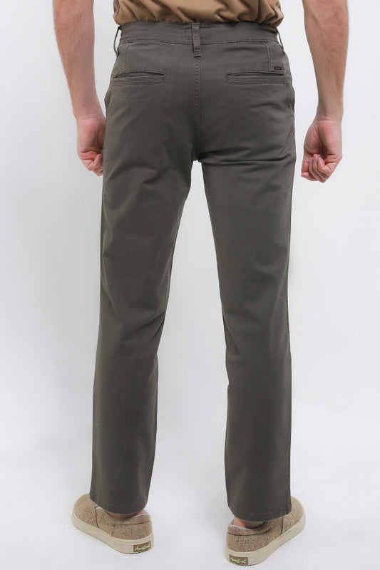 Cardinal Celana Panjang Chinos Slim Fit Pria E0248BK03B