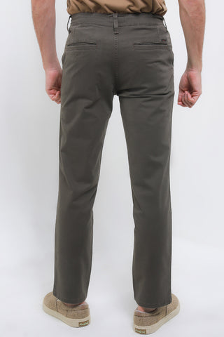 Cardinal Celana Panjang Chinos Slim Fit Pria E0248BK03B