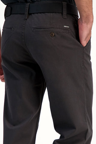 Celana Chino Pria Cardinal E0204BK04A