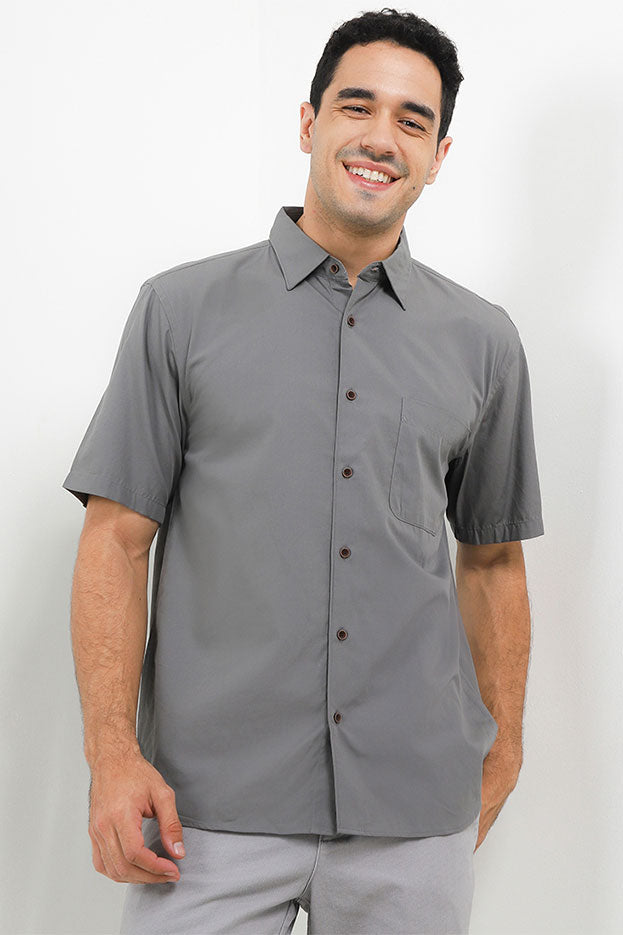 Cardinal Kemeja Lengan Pendek Slim Fit Pria F2675P04D