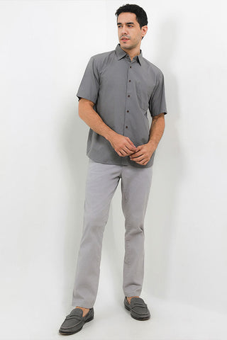 Cardinal Kemeja Lengan Pendek Slim Fit Pria F2675P04D