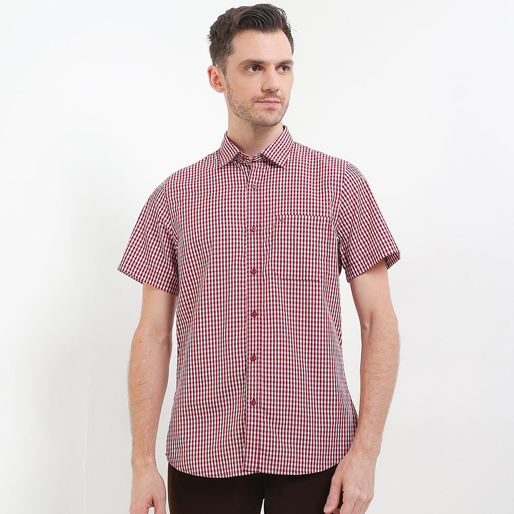 Cardinal Kemeja Lengan Pendek Slim Fit Pria F6143P11F