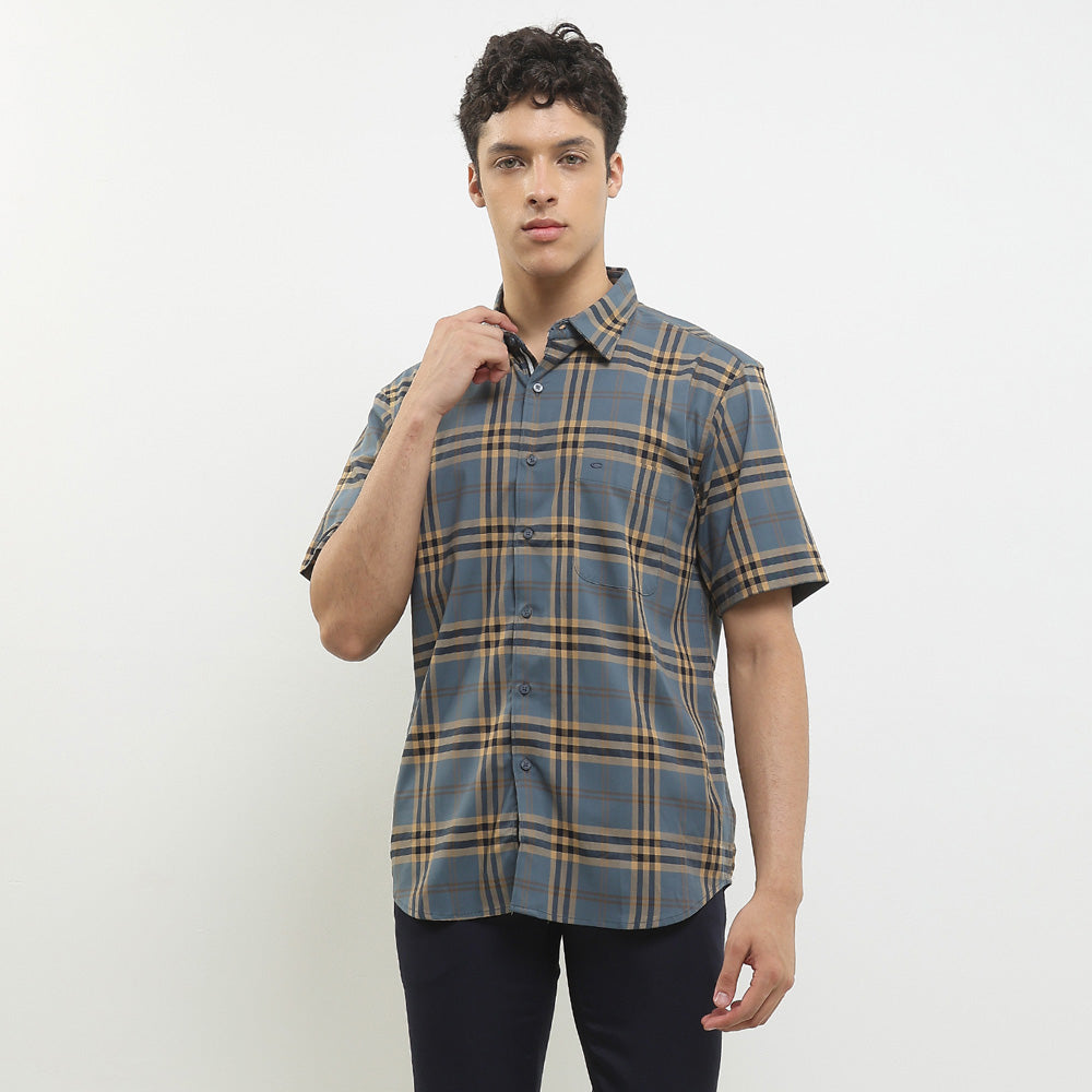 Cardinal Kemeja Lengan Pendek Slim Fit Pria F0004P04B