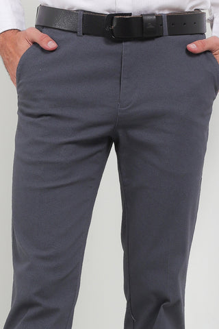 Cardinal Celana Panjang Chinos Regular Fit Pria F2044BK04B