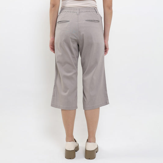 Cardinal Celana Pendek Slim Fit Wanita G0108F04I