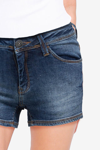 Cardinal Hot Pants Slim Fit Wanita G0027F15A