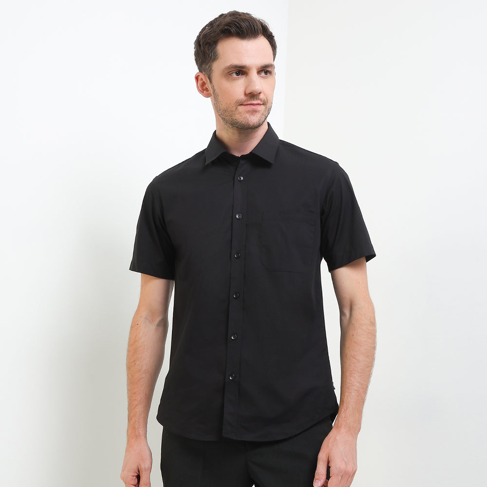 CDL Kemeja Lengan Pendek Slim Fit Pria I0322P01A