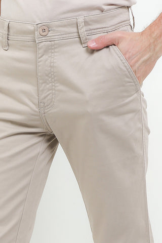 CDL Celana Panjang Chinos Slim Fit Pria J0023BK12E