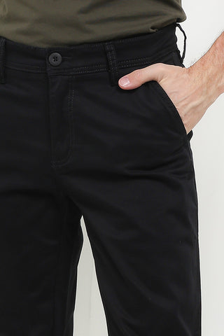 CDL Celana Panjang Chinos Slim Fit Pria J0025BK01A