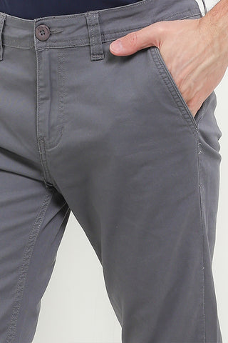 CDL Celana Panjang Chinos Slim Fit Pria J0029BK04C