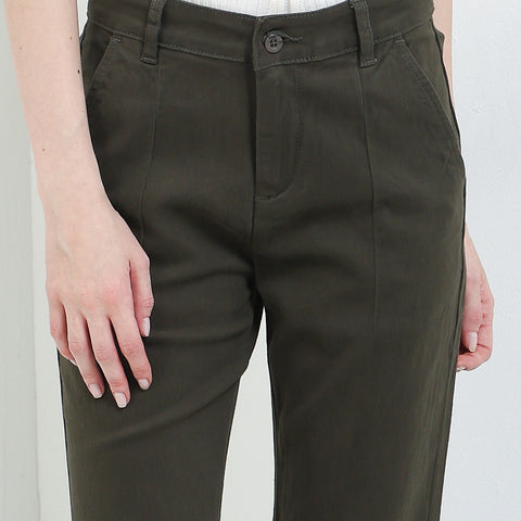 CDL Celana Pendek Slim Fit Wanita P0016F06F